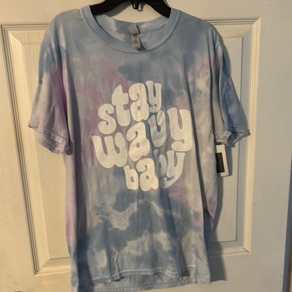 Pink Lily Graphic Blue and Purple Short Sleeve Tee